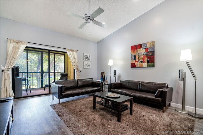 Building Photo - 9609 Riverside Dr