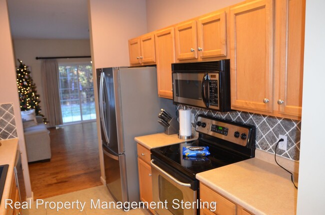 Building Photo - 2 br, 2.5 bath House - 20 Irene Avenue