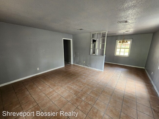 Building Photo - 4 br, 1.5 bath House - 3511 Sumner St