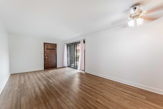 Foto del edificio - 3158 N Neenah Ave