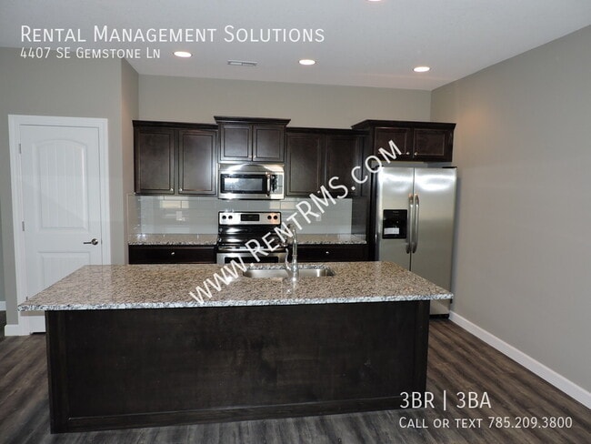 Building Photo - 4407 SE Gemstone Ln