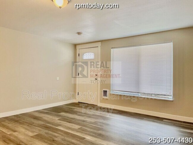 Foto del edificio - 6415 Steilacoom Blvd SW