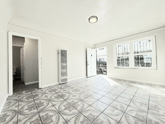 Foto del edificio - 338 W 61st St