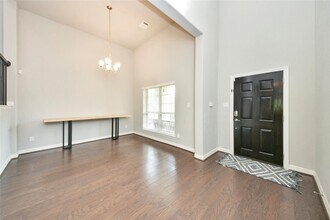 Building Photo - 120 Chestnut Run Ct