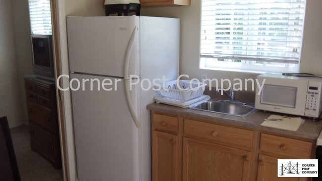 Foto del edificio - 1119 Roadrunner Ln NW