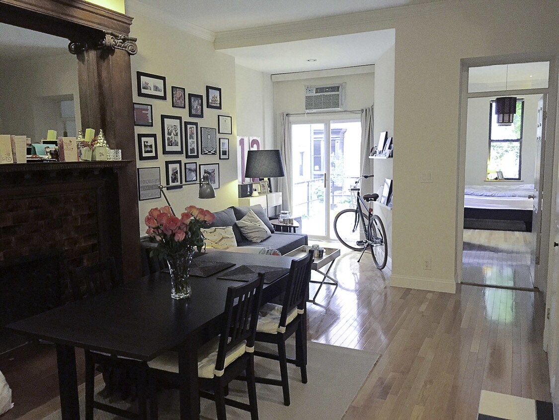 Foto principal - 319 W 80th St