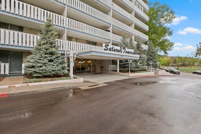 Building Photo - 900 Saturn Dr