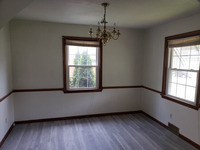 Foto del edificio - 158 Beechwood Dr