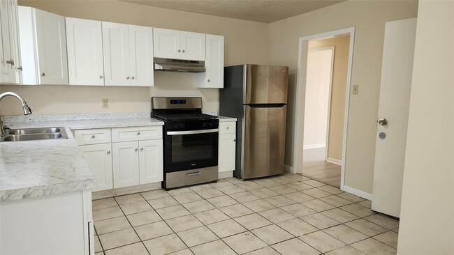 Building Photo - 4415 Groton Dr