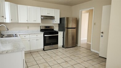 Building Photo - 4415 Groton Dr