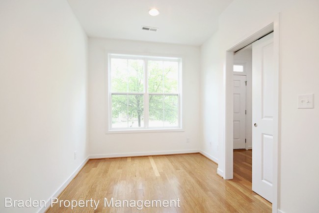 Building Photo - 3 br, 2.5 bath House - 862 Estes St