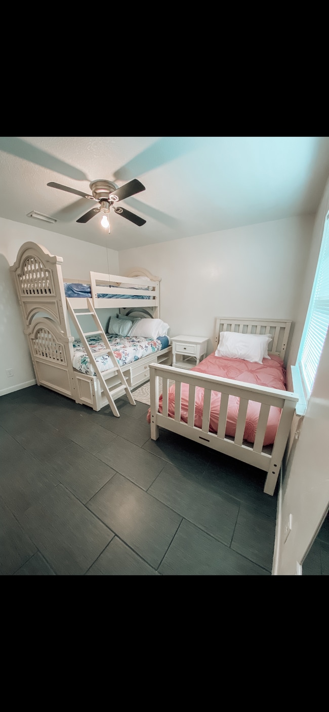 Building Photo - 2807 Bainbridge Rd