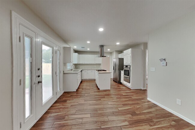 Building Photo - 16811 Country Bridge Rd