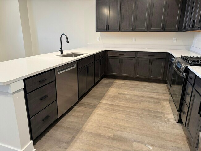 Foto del edificio - 106 E Erie St