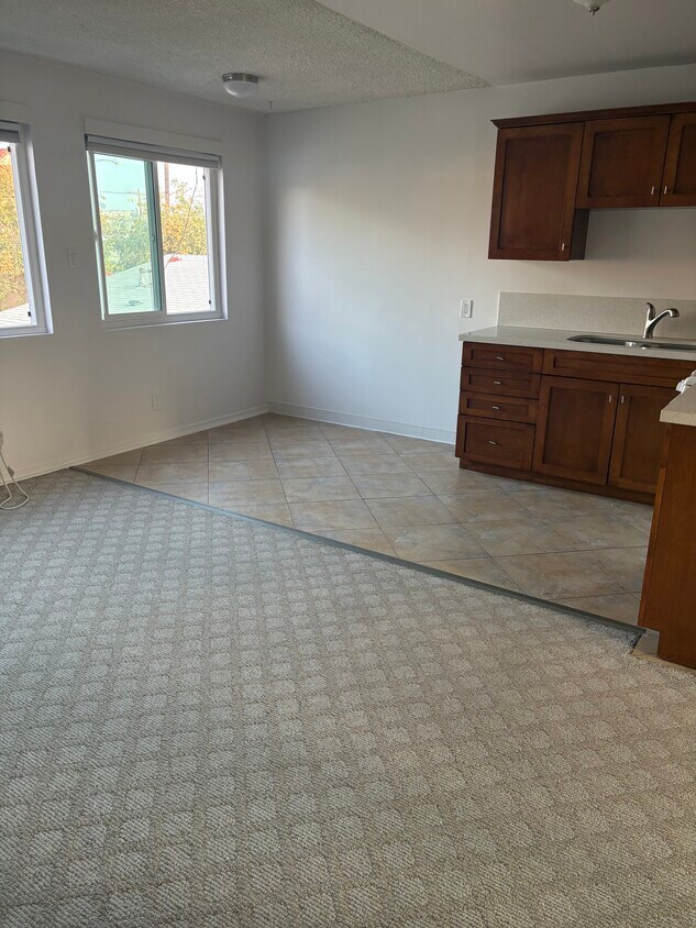 Foto del edificio - 414 E Elk Ave