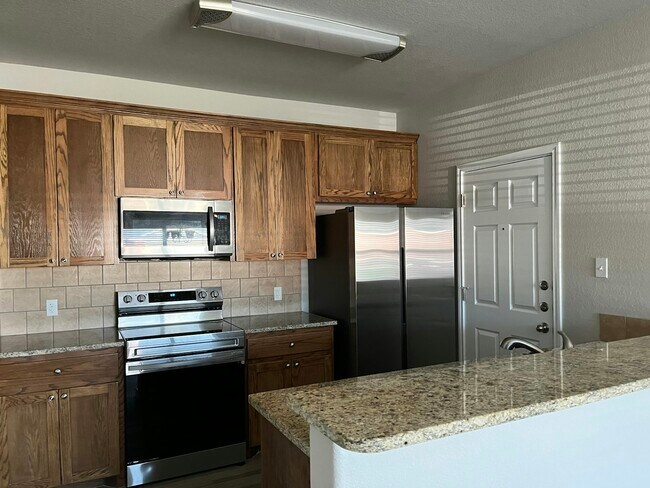Foto del edificio - 350 Arnold Drive, Unit A