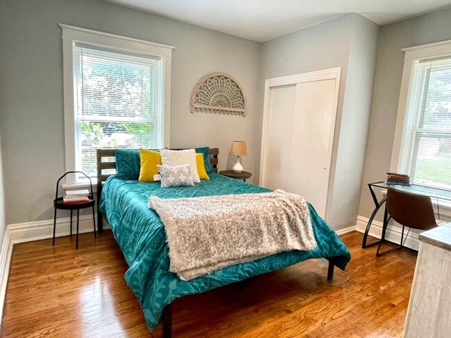 Building Photo - 4560 Flad Ave