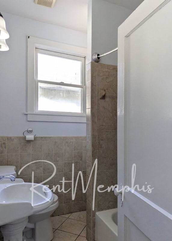 Building Photo - 347 Garland St