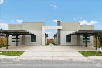 Building Photo - 1900 W Violet Dr