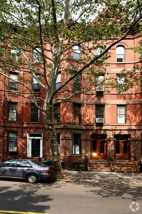 Building Photo - 348 6th Ave