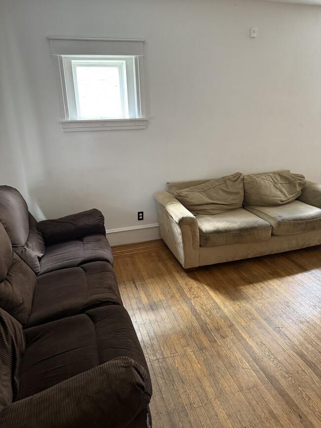 Foto del edificio - 605 E 19th St