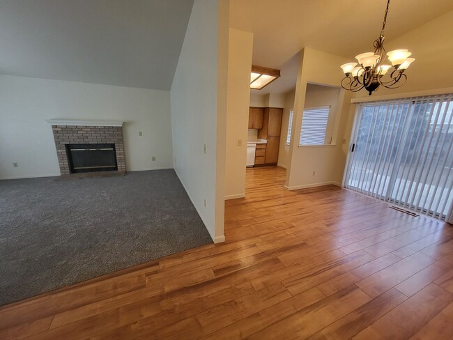 Building Photo - 630 Boulder Cir