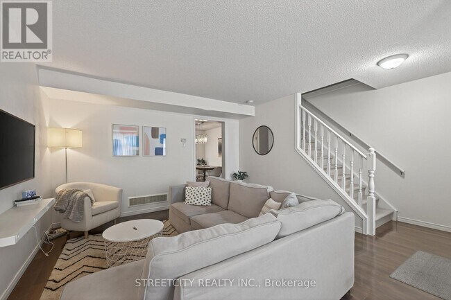 Building Photo - 1320 Savannah Dr