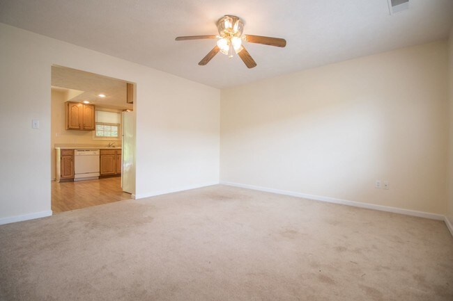 Building Photo - 3 br, 2 bath House - 872 Tremont Street