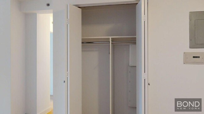 Foto del edificio - 222 E 39th St