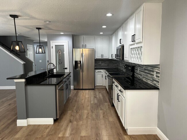 Building Photo - 2705 Wild Tamarind Blvd