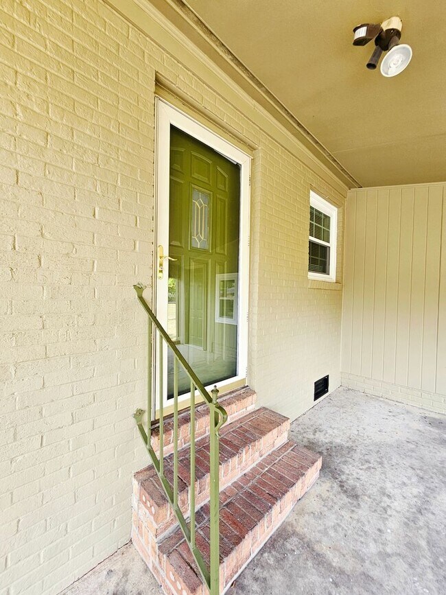 Foto del edificio - 7526 Bridgeman Dr
