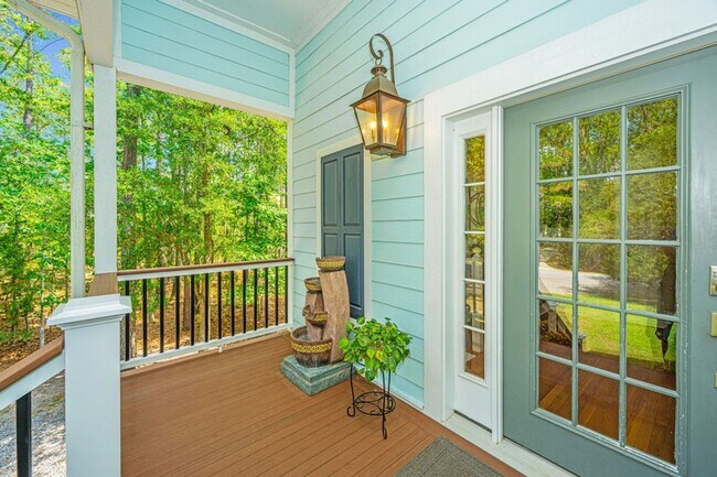 Foto del edificio - Stunning Custom Home in Desirable Darrell ...