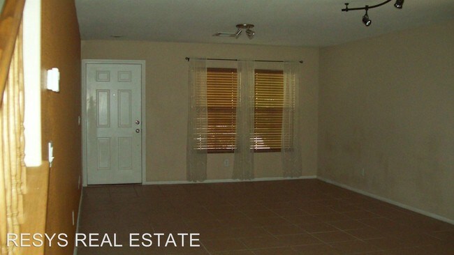 Building Photo - 5 br, 3 bath House - 805 WARWICK CASTLE DR