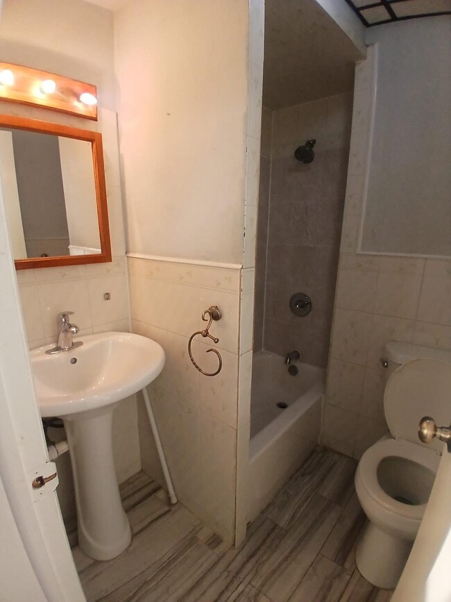 Foto del edificio - 486 21st Ave