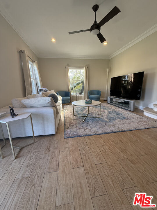 Building Photo - 439 S Sherbourne Dr