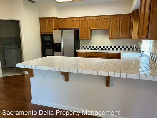 Building Photo - 3 br, 2 bath House - 9160 Scruggs Court