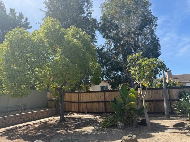 Building Photo - Charming 2-Bed, 2-Bath Duplex with Gardener's Backyard!