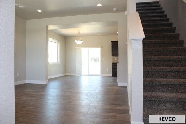 Building Photo - Gorgeous House in Dry Creek Neighborhood!