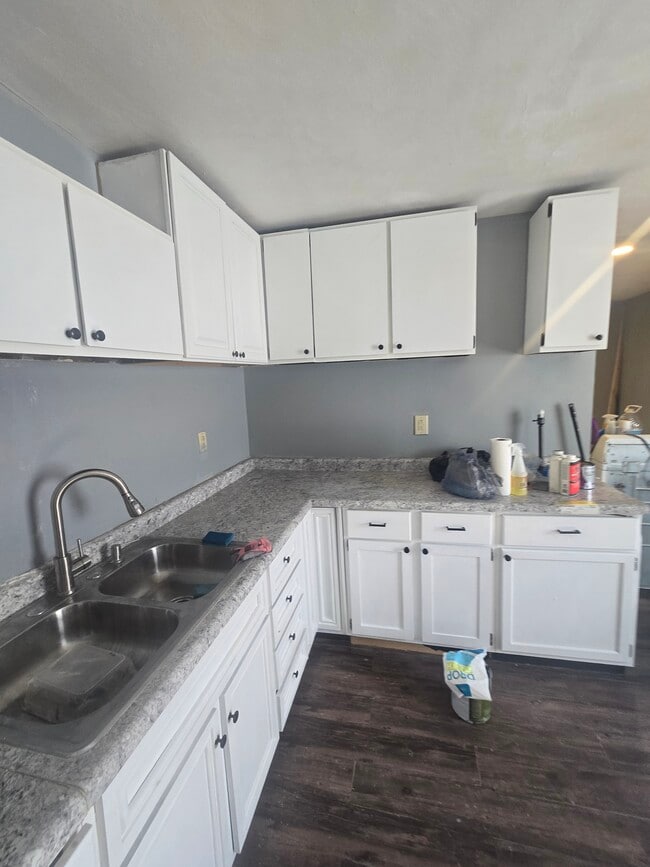 Building Photo - 21648 Gailine Ave