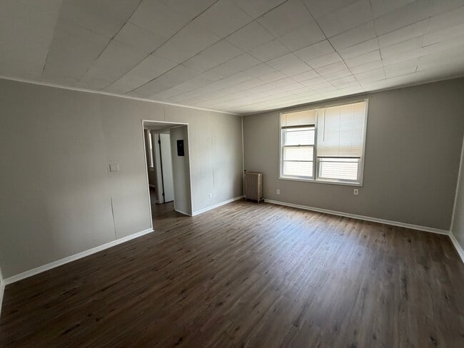 Building Photo - 1508 W 14th St
