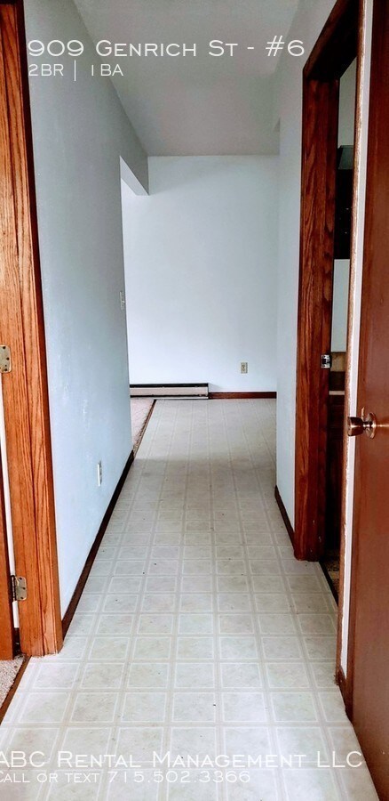 Building Photo - 909 Genrich St