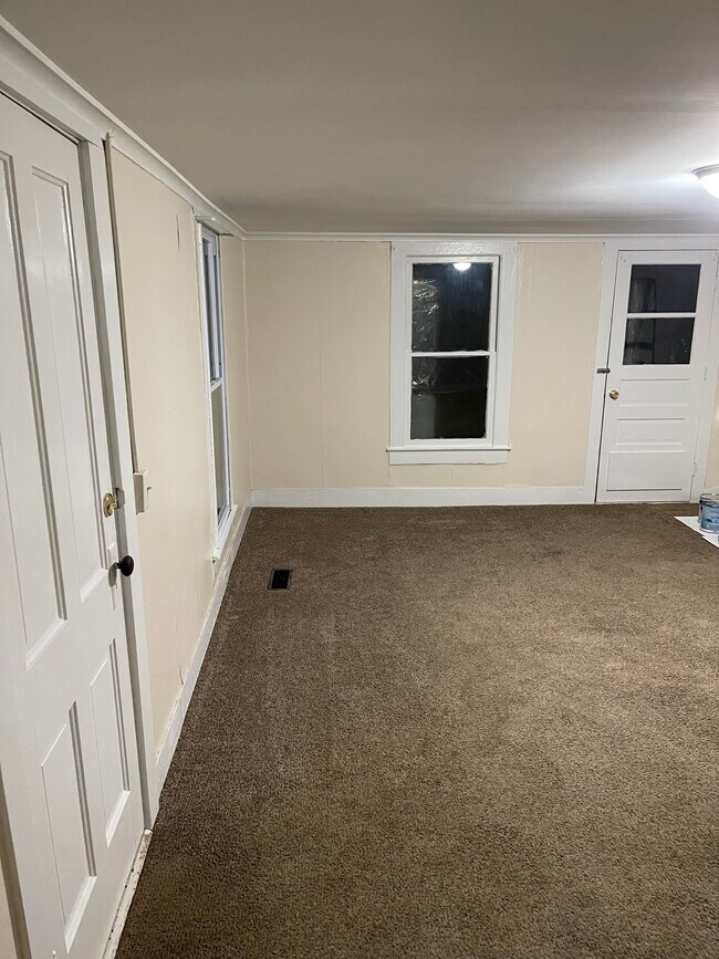 Foto del edificio - 215 N Irvine St