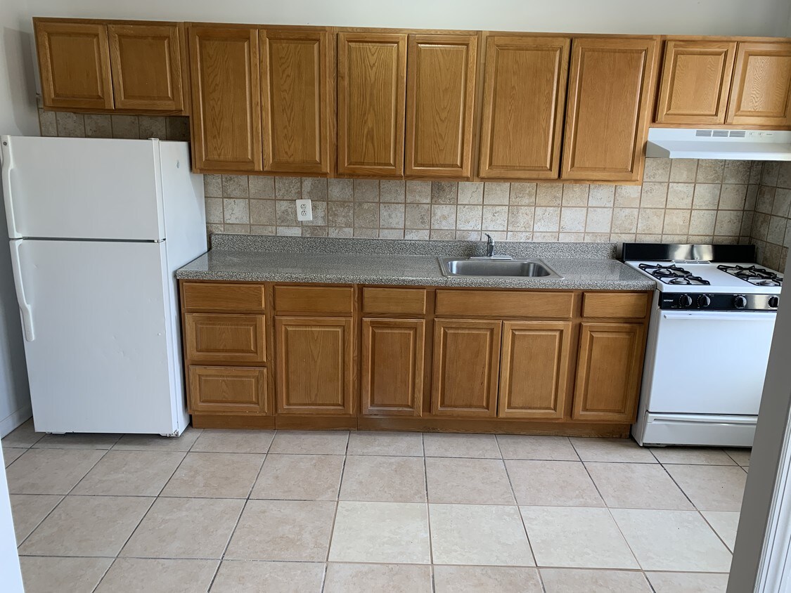 Foto principal - 187 Sherman Ave
