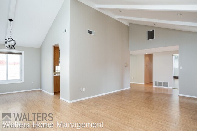 Building Photo - 4 br, 2 bath House - 337 Spruce Street