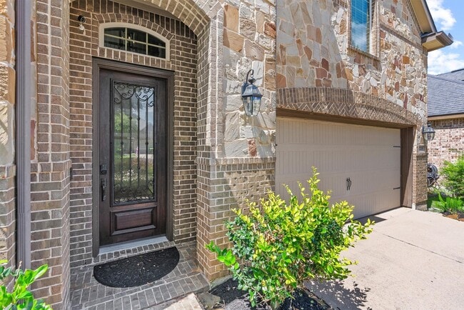 Building Photo - 27235 Aspen Falls Ln
