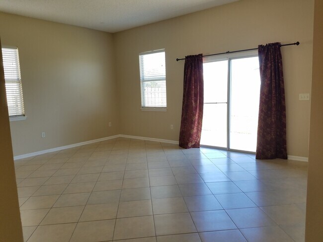 Building Photo - 1763 Hawkins Cove Dr E