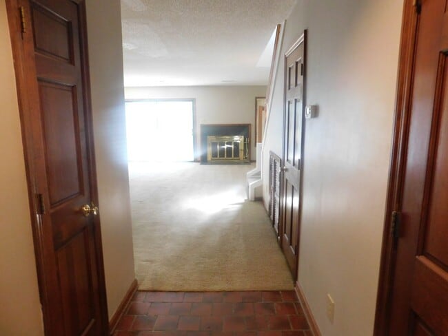 Building Photo - 1802 Sherbrooke Cir