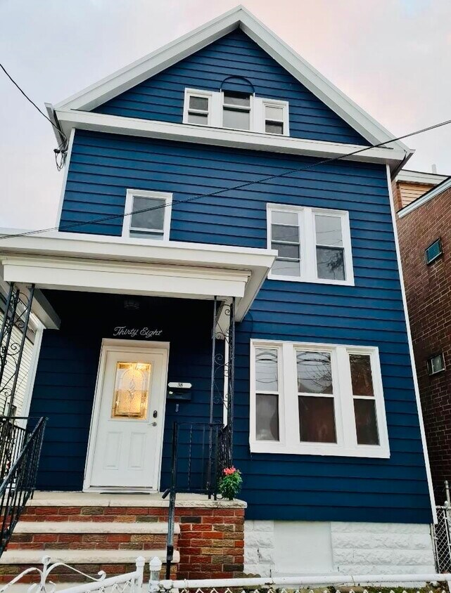 38 W 13th St Unit Entire House, Bayonne, NJ 07002 Condo for Rent in