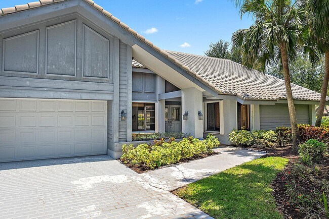 Building Photo - 18 Glencairn Rd