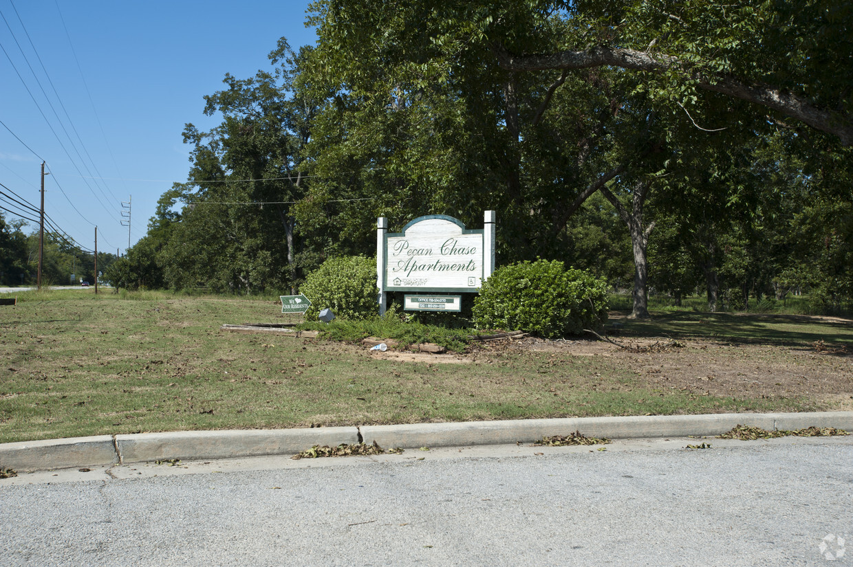 Building Photo - Pecan Chase